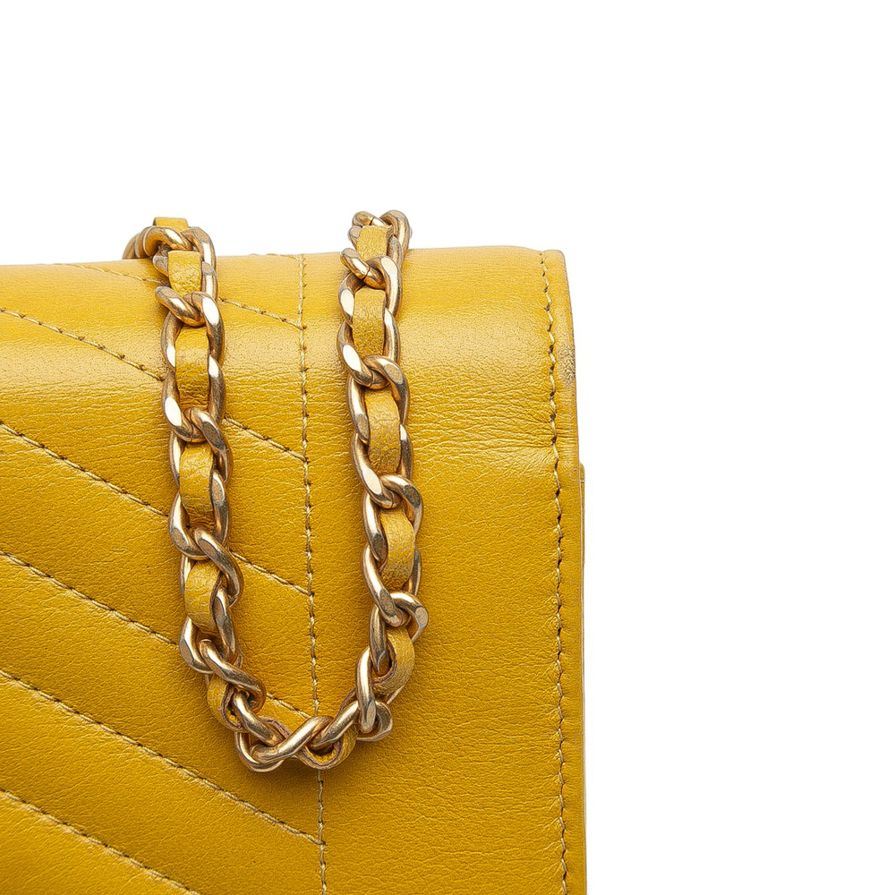 Pre-Loved Chanel Small Reversed Chevron Lambskin Flap - Picture 9 of 12